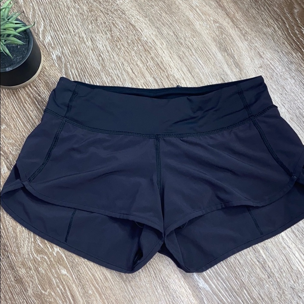 Lululemon black shorts size 4